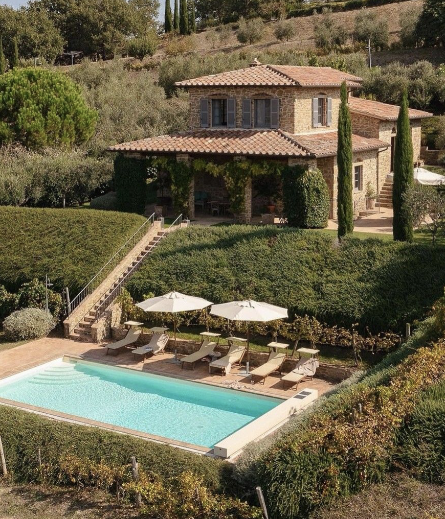 Villa luxe Bassin d'Arcachon, maison contemporaine Arcachon, villa avec piscine Andernos, propriété avec jardin paysagé, maison de caractère Bassin d'Arcachon, villa bord de mer, achat maison haut de gamme, villa architecte, maison familiale luxe, propriété avec vue mer, maison rénovée prestige, villa avec terrasse en bois